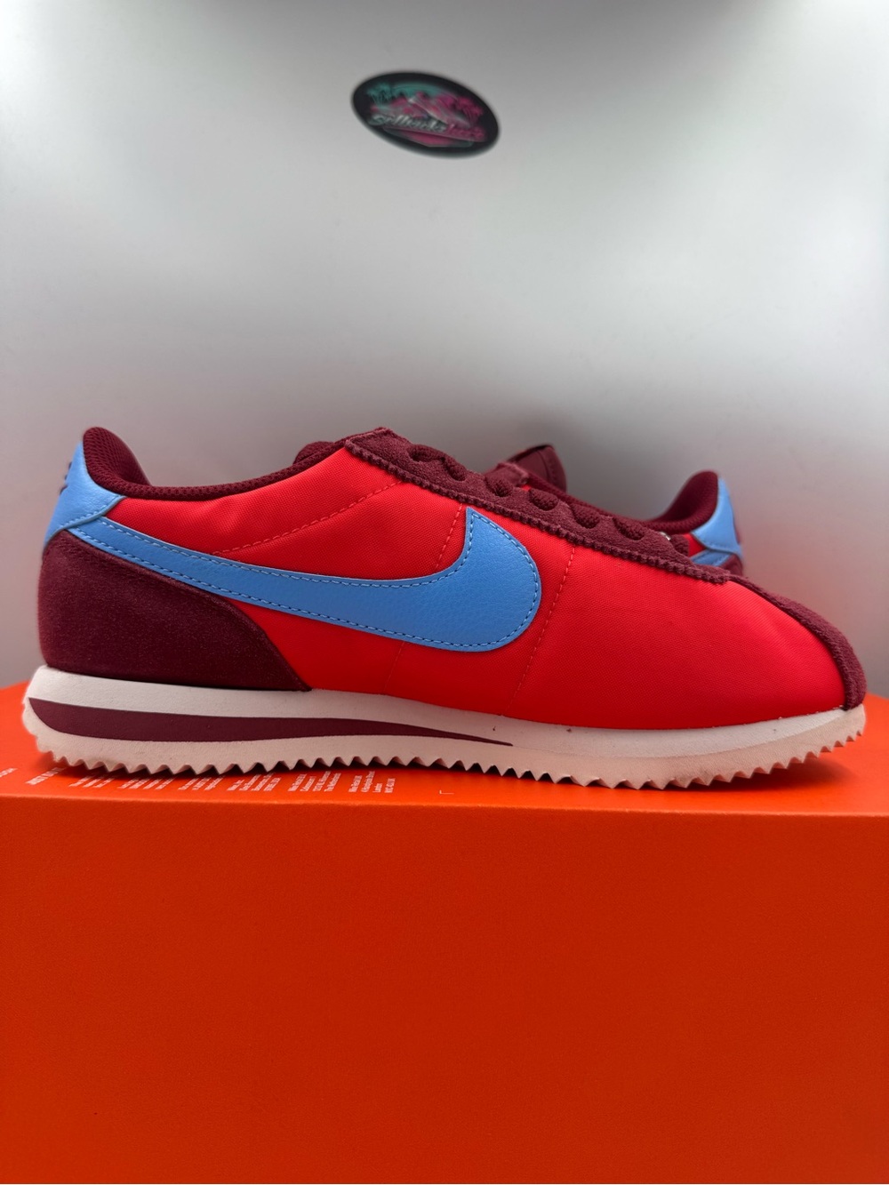 Nike Cortez Team Red Blue BRAND NEW Size 7 Women - Picture 5 of 8